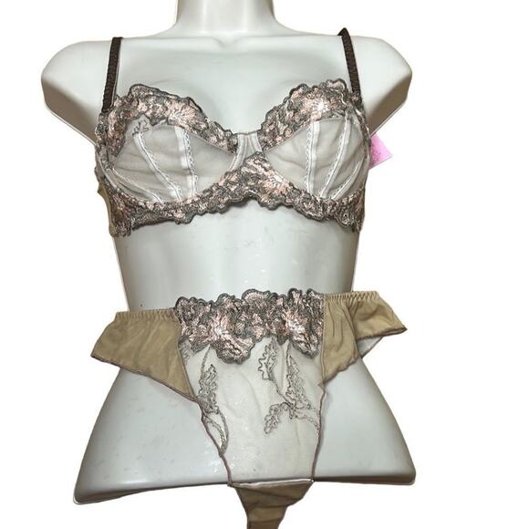 PFIFF LACE‎ BRA & PANTIES SET NWT SIZE 32 D - Picture 1 of 7